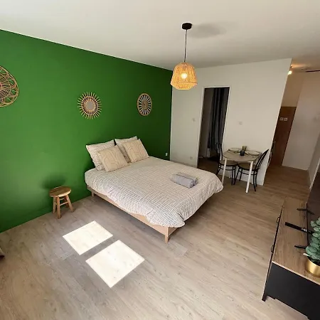 Le Du Marechal Apartment *